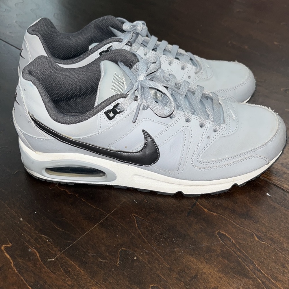 Men’s Nike Air Max Command Leather size 10